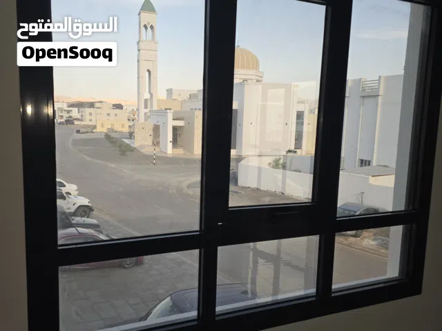 فيلا راقيه في العامرات الثانيه قريبه جدا من حميع المداخل gالموقع ثم الموقع