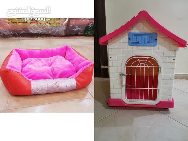بيت وسرير كبير الحجم مخصص للقطط والكلاب