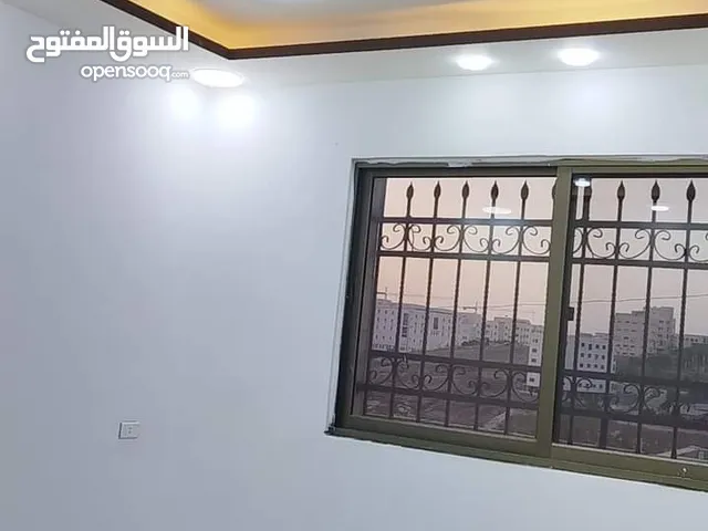 شقه للايجار ارضيه مدخل مستقل في ضاحية الحسين 170 م