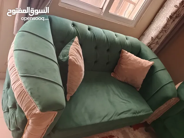 طقمين كنب للبيع بسعر مغري