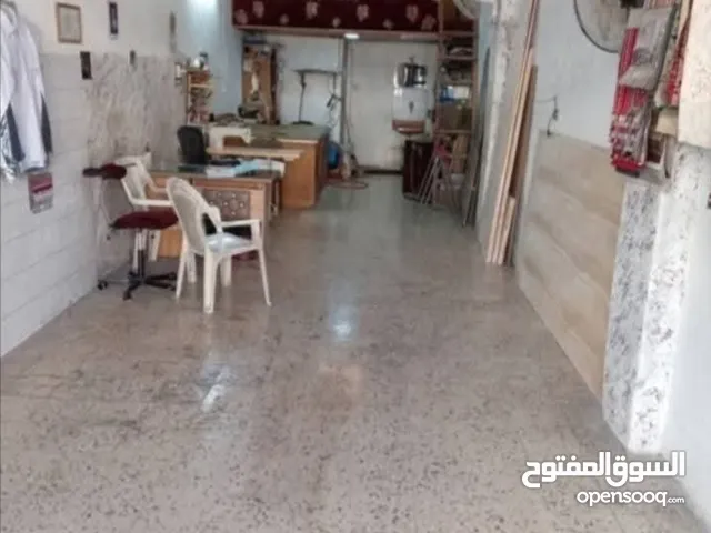 محل للايجار ب خلو بسعر مناسب جدا