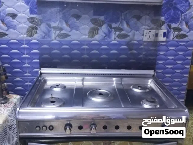 طباخ نضيف وشغال مابي عطل