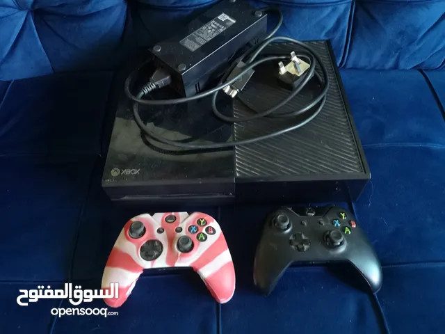 Xbox one console with 2 controllers
