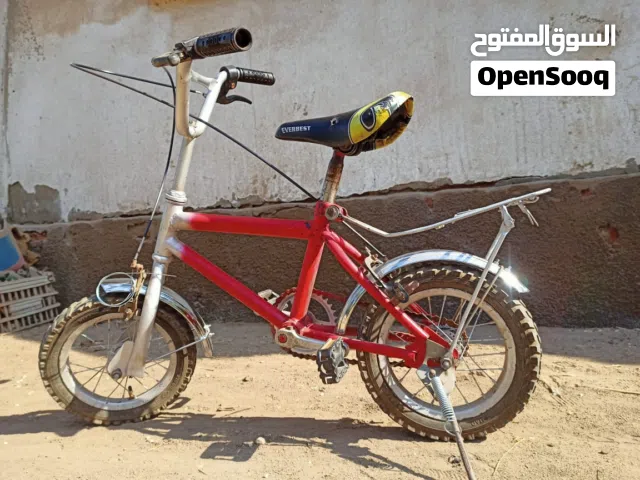 ثلاث عجلات مقاس 12 و16 و20