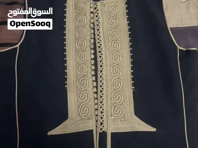 زبون اسود شبه جديد رقم 2 بسعر250  يوجد خدمه توصيل داخل طرابلس فقط