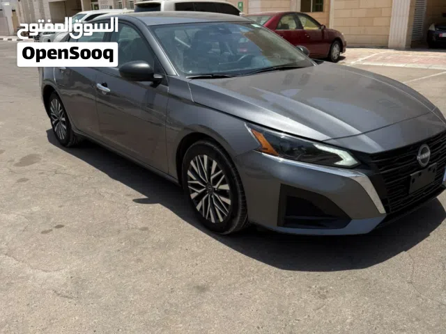 2025 نيسان التيما SV