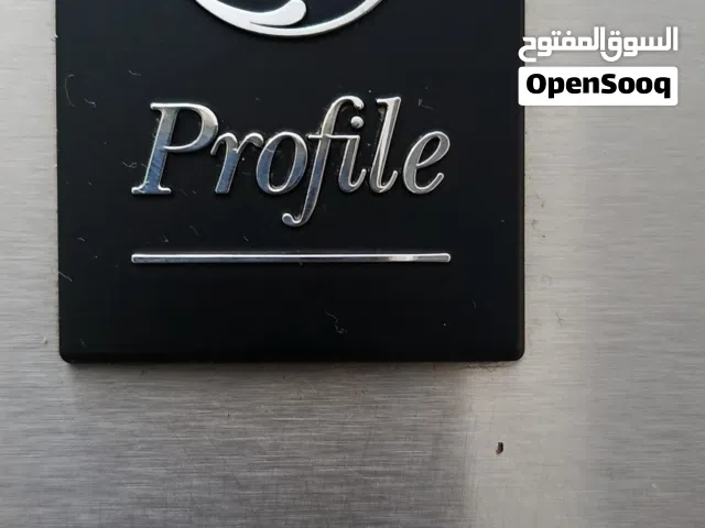 ثلاجه امريكي حديثه عائليه واسعه شغاله 100٪ سبب البيع شراء ثلاجه جديده