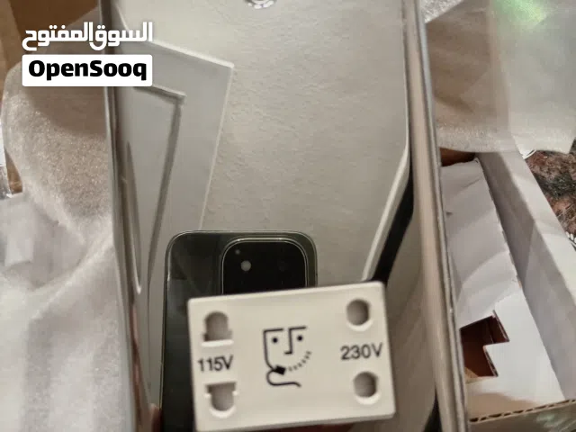 بريز (مقبس) صنع بريطاني مخرجين كهرباء 220 و 110 جديد غير مستعمل
