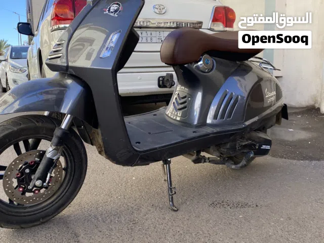 دباب فيسبا شبيه الايطالي "جديد" شركة التوصيل ضمان وصوله الى باب البيت