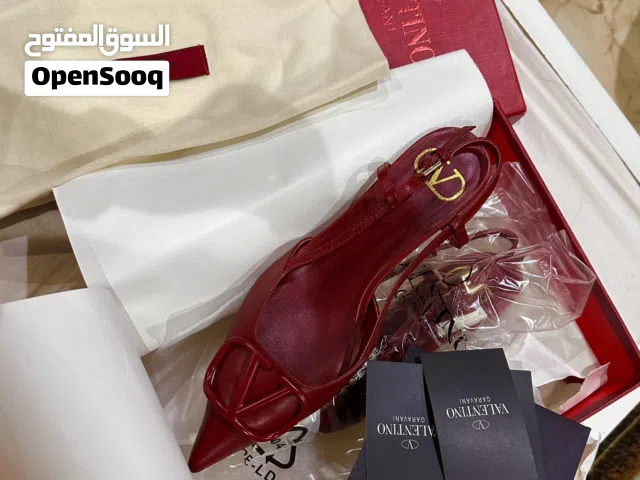 36 and fit also 37 new with everything