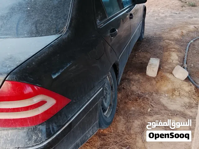 2004 مرسيدس بنز الفئة-C C 240
