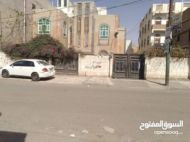 200 m2 More than 6 bedrooms Townhouse for Sale in Sana'a Al Sabeen