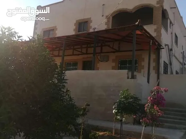 480m2 More than 6 bedrooms Townhouse for Sale in Amman Al-Muwaqqar