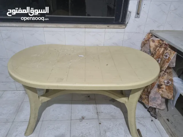 عفش مستعمل بحالة جيدةحديد قوي وخشب تقيل وعندي معالج كمبيوتر الجي نضيف وشغال اللي بدو بسعر رخيص