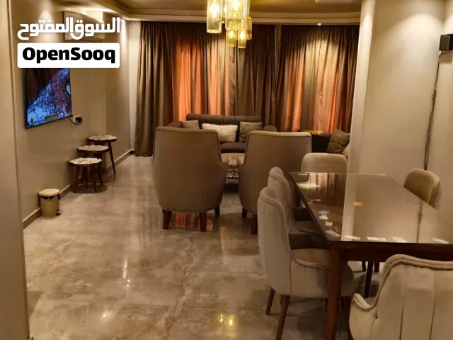 شقة للايجار مفروش اول سكن 200 متر المهندسين للعائلات فقط برج جديد مدخل فندقى قريبه من كافه الخدمات