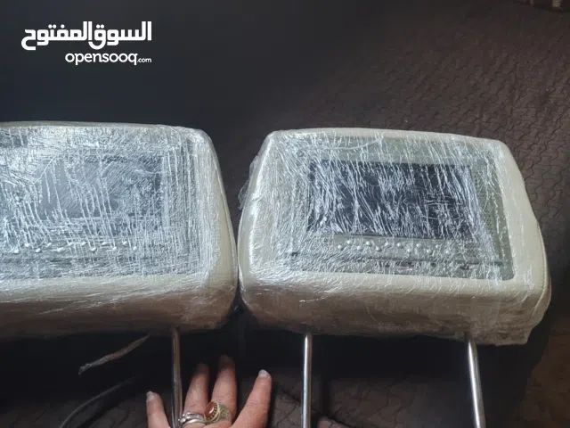 شاشات لدكوزر مستعمل شبه جديد  نظيفه جدا