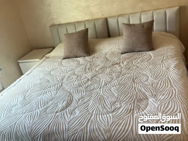 تختين مع فرشتين مفرد للبيع