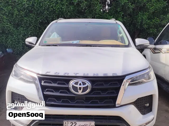 Toyota 2023 good car. came and chack the car  thank you