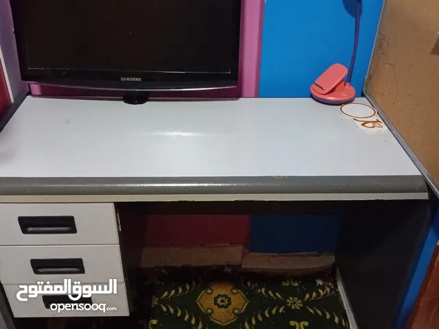 مكتب و حامل عجله