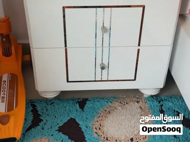 very clean bedroom set great condition not damaged