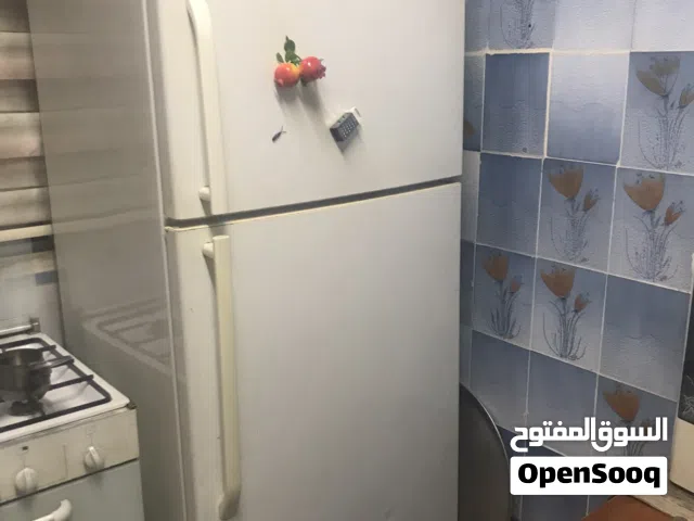 ثلاجة هايسنس حديثة حجم كبير 560 لتر نظيفة بحالة ممتازة