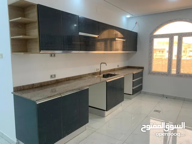 140 m2 3 Bedrooms Apartments for Rent in Tripoli Al-Serraj