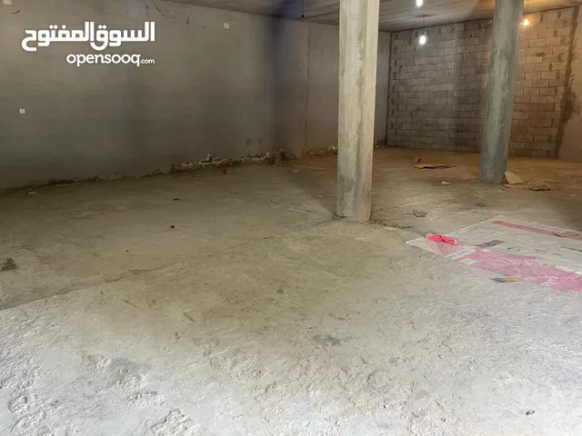 مخزن للإيجار