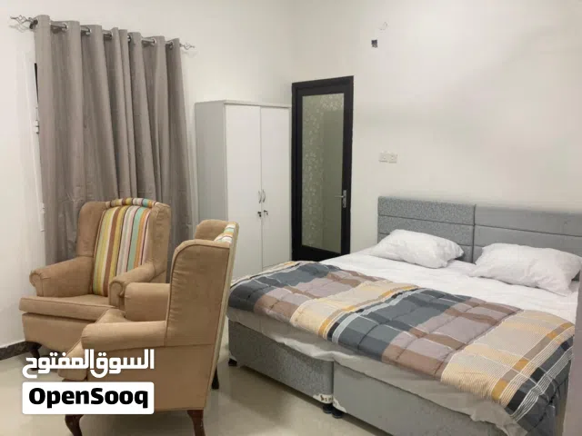 غرف فى عامرات للايجار اليومى وساعات و الاسبوعى فردى و rooms for daily rent in al ameratمزدوج