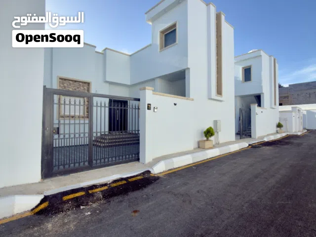 170 m2 4 Bedrooms Townhouse for Sale in Tripoli Ain Zara