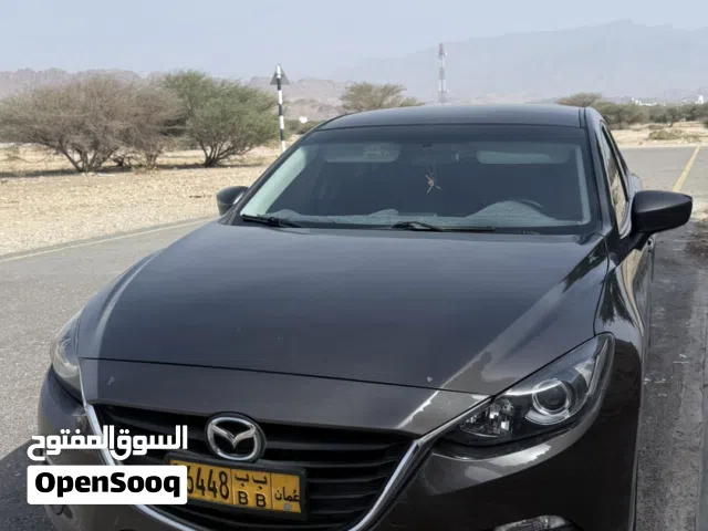 2015 مازدا 3 Standard
