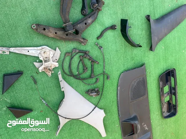 قطع هوندا سيفيك داخلية وميكانيك اصلية بحالة ممتازة موديل 96-2000 للبيع