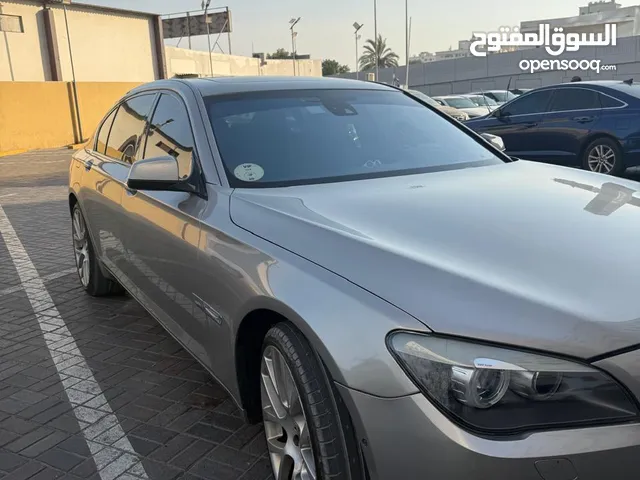 BMW 750Li – 2011 – Full Option – Gold – V8