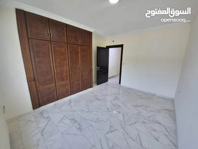 365 m2 4 Bedrooms Apartments for Rent in Amman Um El Summaq