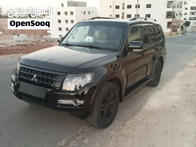 2016 ميتسوبيشي باجيرو GLS MID