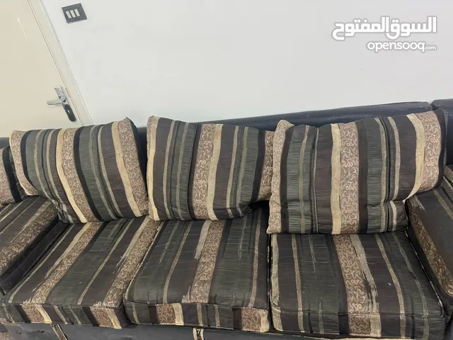 انتريه قعده بحاله جيده جدا موجود بمأدبا السعر  20دينار