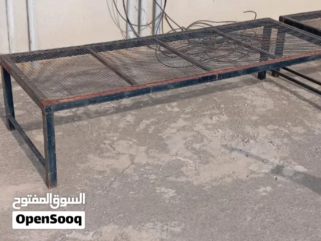 4 كراسي حديد نفر