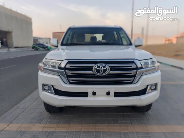 لايفوتك لاندكروزر GXR V6 بدون فتحة مواصفات مرغوبه بقمة النظافة صبغ مدقار فقط والباقي وكالة ممشى 191k