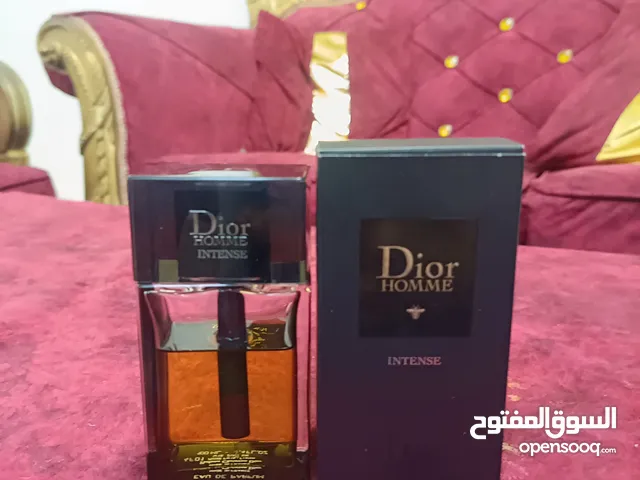 عطور مستخدم منها النصف جميعها اصلية سعر الواحدة من 30 دينار لا 50 دينار الا زجاجه توم فورد رشتين فقط