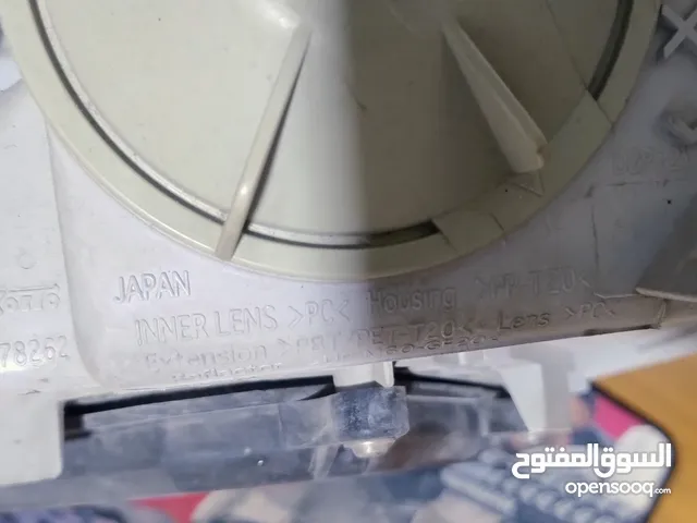 للبيع ضوء أمامي شمال أصلي لتويوتا كورولا من 2005 _ 2007