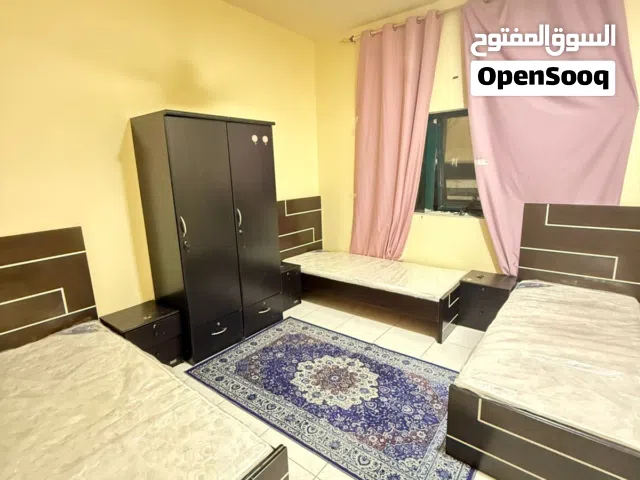سكن شباب عرب فقط