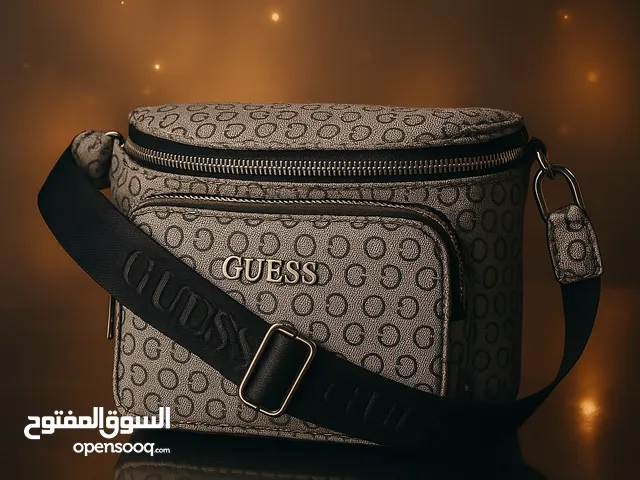 Guess Crossbody Bag – ستايل عملي وأنيق