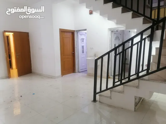 100 m2 3 Bedrooms Townhouse for Rent in Basra Other