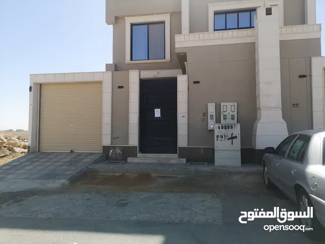 900 m2 5 Bedrooms Villa for Rent in Al Riyadh Badr