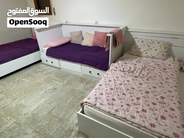 اسرَّة و زيانة بنات