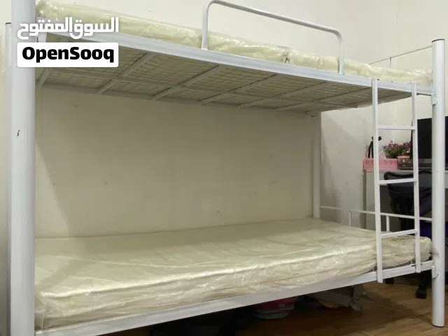 سرير حديدي ابيض استعمال خفيف