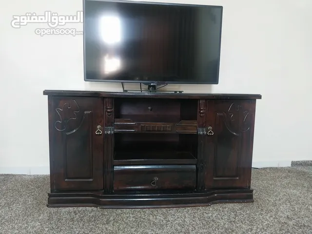 طاولة شاشة خشب ماليزي
