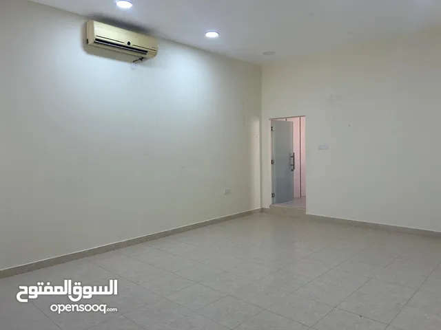 11 m2 More than 6 bedrooms Villa for Rent in Central Governorate A`ali