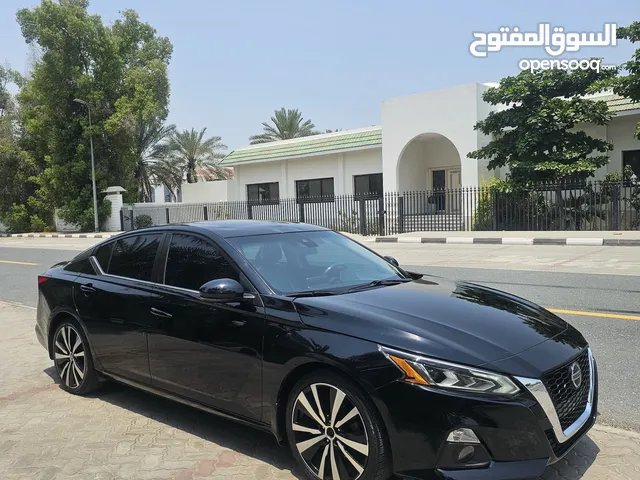 Used Nissan Altima in Sharjah