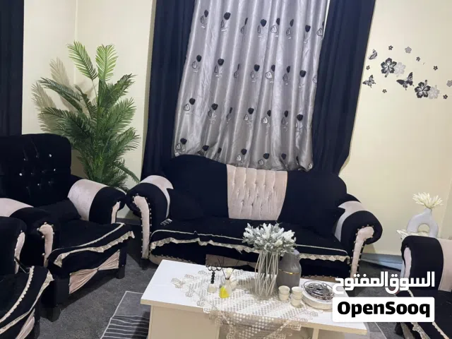 طقم كنب مودرن للبيع مع البرادي