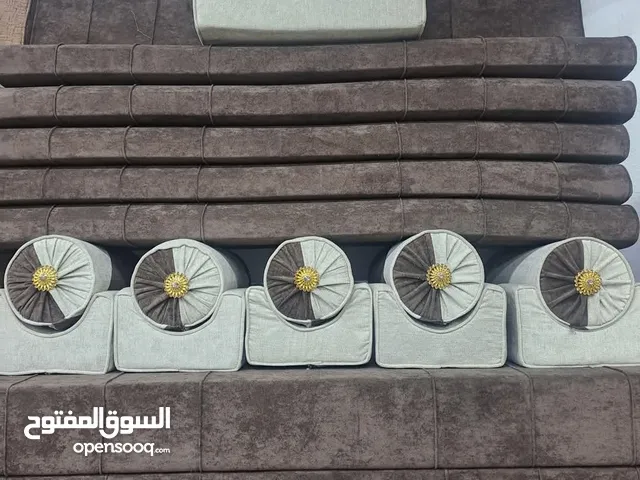 مفروشات جلسات عربيه وخليجيه وجميع أنواع الاقمشه